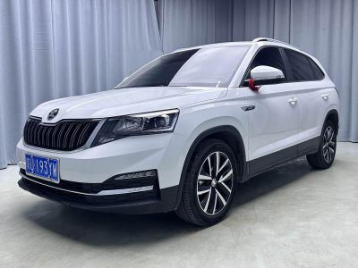 Skoda Kamiq, 2022 г., жёлтый / оранжевый, 25 800 км Skoda 柯米克, 2023 г., белый, 15 000 км