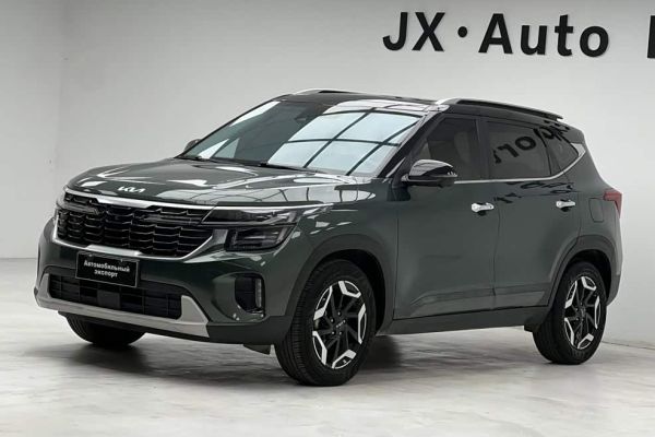 Kia K3, 2023 г., белый, 28 000 км Kia 赛图斯, 2023 г., зелёный, 25 000 км