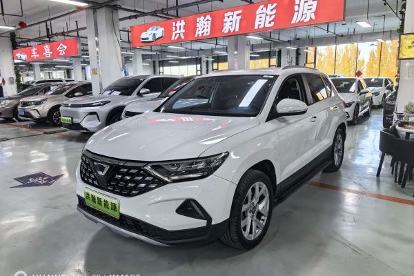 Skoda 速派, 2024 г., чёрный, 13 800 км Jetta 捷达VS5, 2022 г., белый, 43 000 км