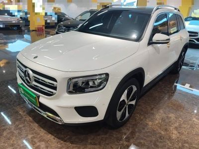Mercedes-Benz GLB, 2021 г., чёрный, 64 000 км Mercedes-Benz 奔驰GLB, 2022 г., белый, 55 900 км