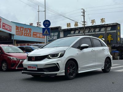 Honda Fit, 2023 г., белый, 50 600 км Honda 飞度, 2024 г., белый, 9 000 км