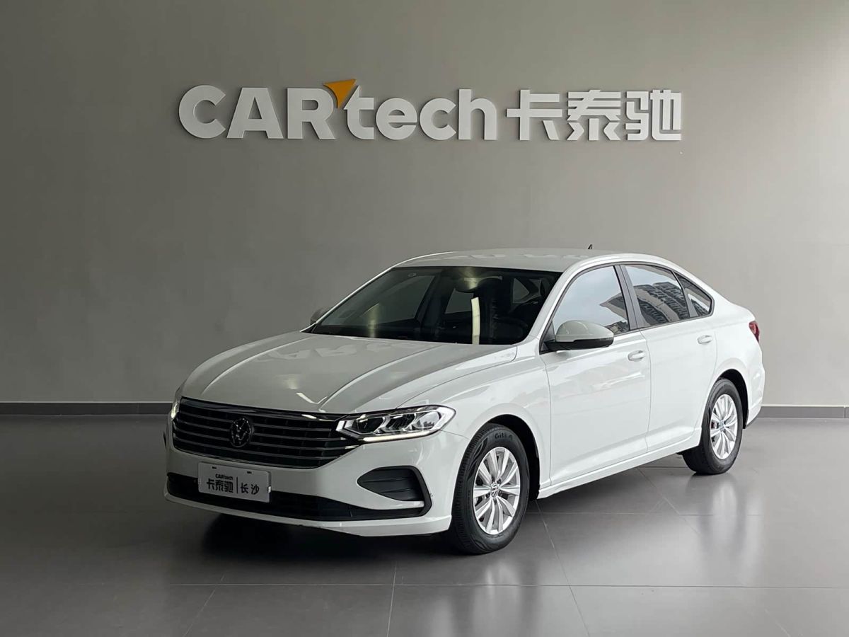 Volkswagen Lavida, 2024 г., белый, 71 000 км Volkswagen Lavida 2023 обновлённая версия 1.5L автомат Дэи версия