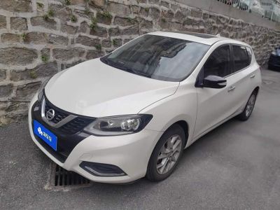 Nissan TIIDA, 2021 г., красный / фиолетовый, 51 000 км Nissan 骐达TIIDA, 2023 г., белый, 18 100 км