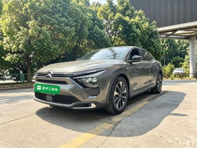Citroen 凡尔赛C5 X, 2022 г., серебристый / серый, 64 200 км Citroen 凡尔赛C5 X, 2023 г., серебристый / серый, 51 800 км