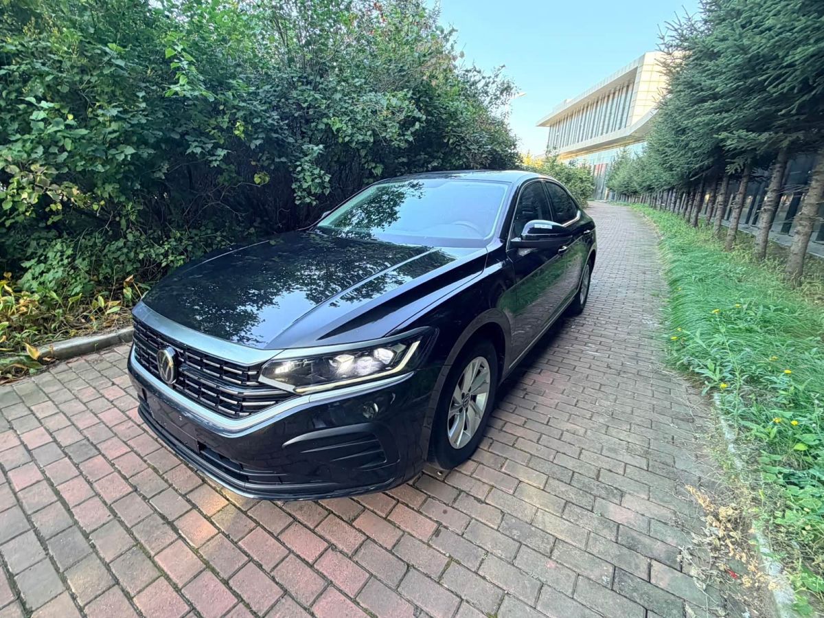 Volkswagen Passat, 2023 г., чёрный, 33 000 км Volkswagen Passat 2023 280TSI комплектация «Элита»