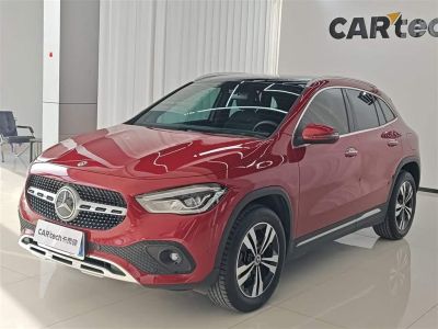 Mercedes-Benz GLA, 2021 г., красный / фиолетовый, 65 000 км Mercedes-Benz 奔驰GLA, 2021 г., красный / фиолетовый, 65 000 км