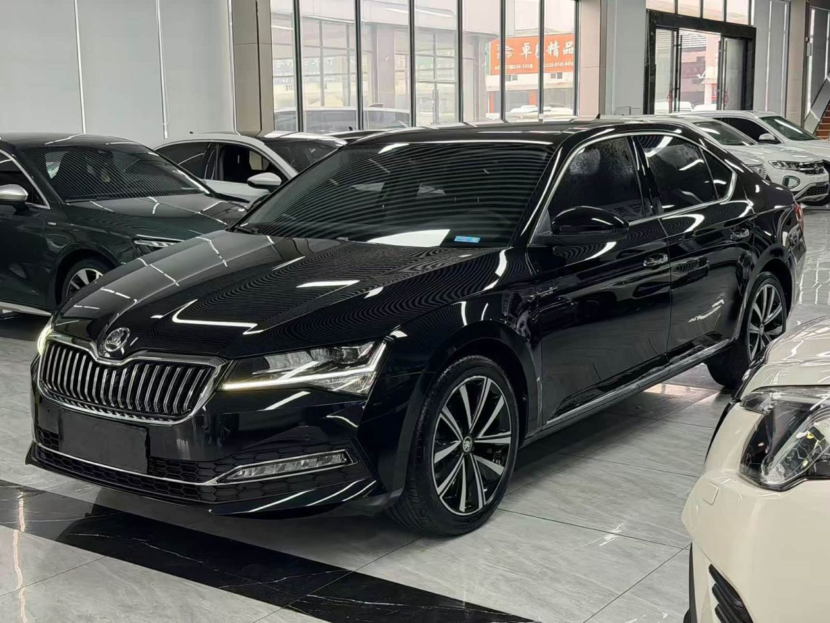 Skoda Superb, 2023 г., чёрный, 30 000 км Skoda 速派, 2023 г., чёрный, 30 000 км