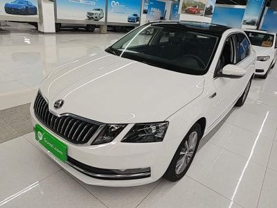 Skoda Karoq, 2024 г., белый, 16 000 км Skoda 明锐, 2021 г., белый, 40 000 км