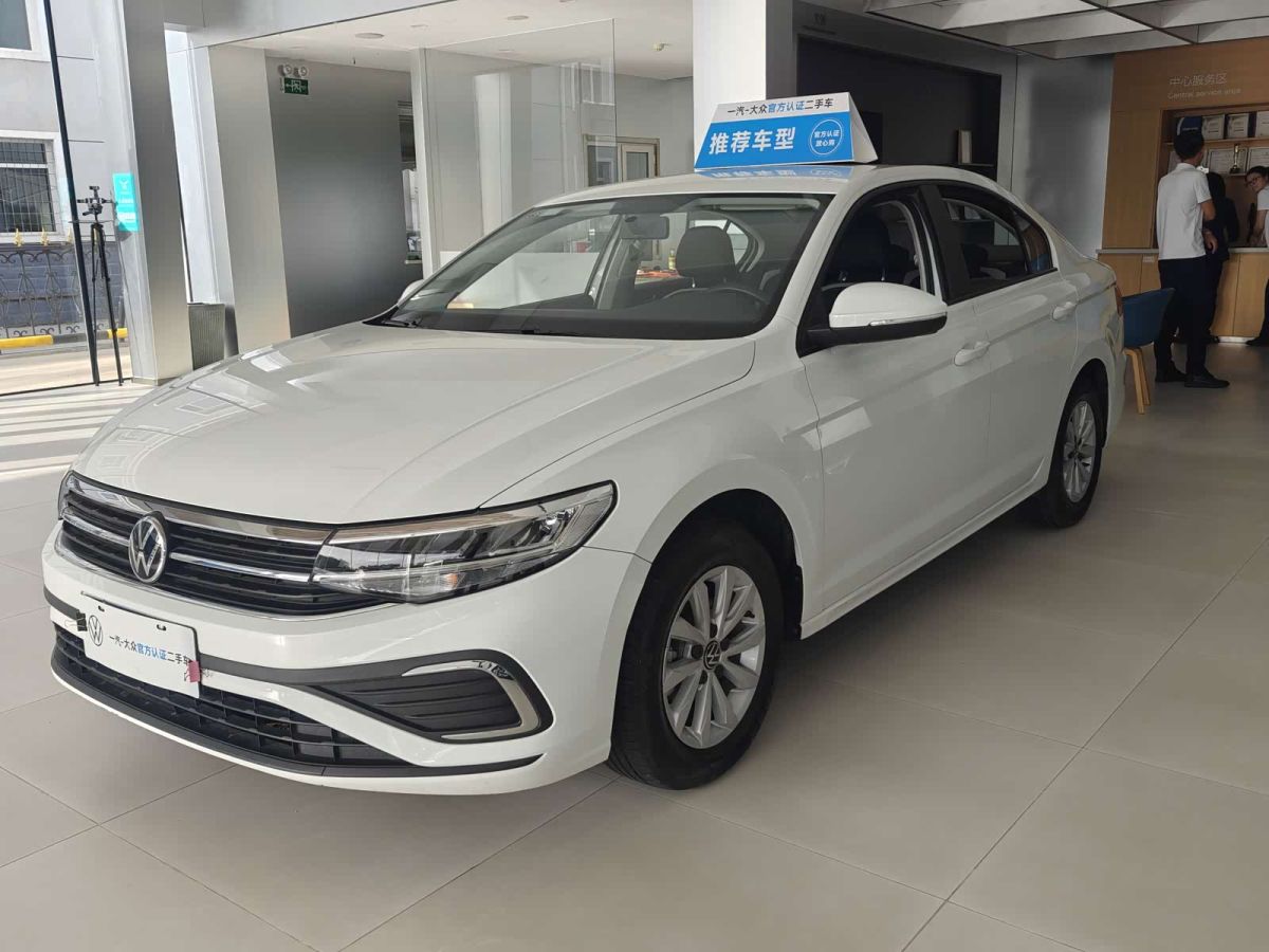 Volkswagen Bora, 2024 г., белый, 68 000 км Volkswagen Bora 2024 200TSI DSG Чансин версия
