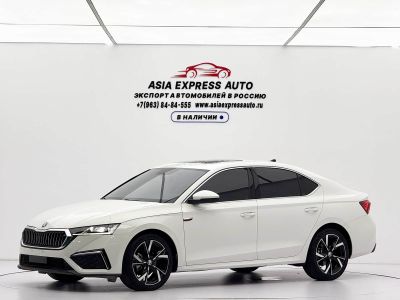 Skoda Octavia, 2022 г., красный / фиолетовый, 46 000 км Skoda 明锐, 2023 г., белый, 27 000 км