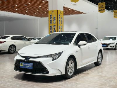 Toyota Levin, 2021 г., серебристый / серый, 45 000 км Toyota Levin, 2022 г., белый, 36 000 км