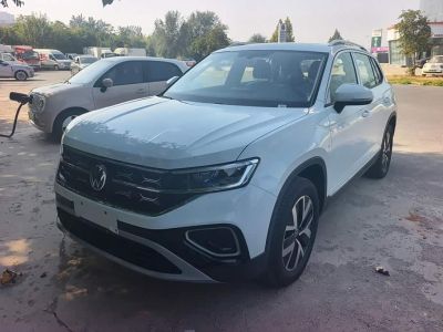 Volkswagen Tayron, 2025 г., зелёный, 1 300 км Volkswagen Tayron 2025 исполнение «Чжунсян» 300TSI