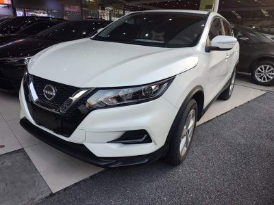 Nissan Qashqai, 2023 г., синий, 41 000 км Nissan 逍客, 2024 г., белый, 15 300 км