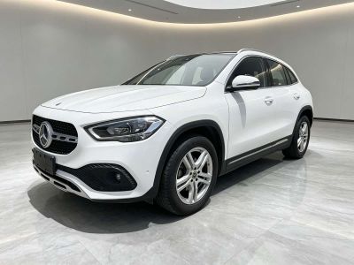 Mercedes-Benz GLA, 2021 г., красный / фиолетовый, 65 000 км Mercedes-Benz 奔驰GLA, 2022 г., белый, 30 000 км