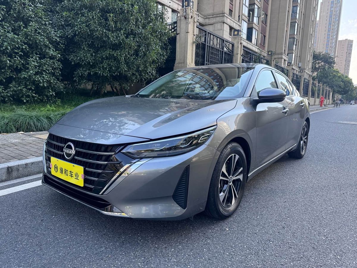 Nissan Sylphy, 2024 г., серебристый / серый, 70 000 км Nissan Sylphy, 2024 г., серебристый / серый, 70 000 км