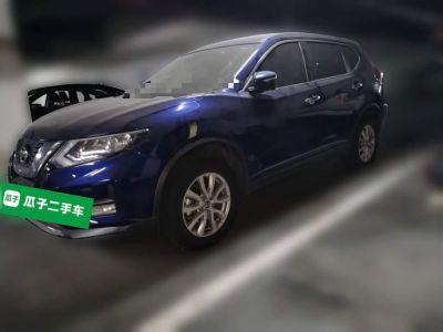Nissan X-Trail, 2021 г., серебристый / серый, 39 000 км Nissan X-Trail, 2021 г., синий, 22 400 км