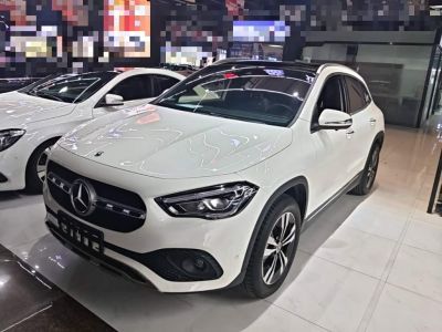 Mercedes-Benz GLA, 2021 г., красный / фиолетовый, 65 000 км Mercedes-Benz 奔驰GLA, 2022 г., белый, 19 100 км