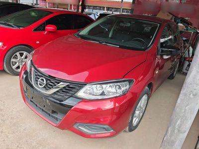 Nissan TIIDA, 2021 г., красный / фиолетовый, 51 000 км Nissan 骐达TIIDA, 2022 г., красный / фиолетовый, 67 800 км