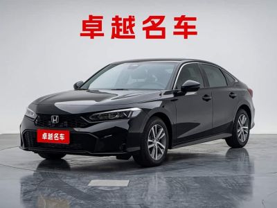 Honda Civic, 2024 г., синий, 42 700 км Honda Civic, 2026 г., чёрный, 300 км