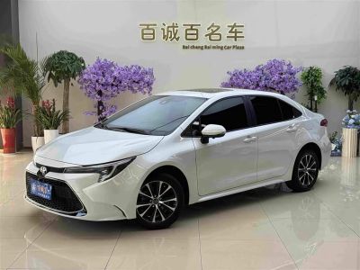 Toyota Levin, 2022 г., чёрный, 52 000 км Toyota Levin, 2023 г., белый, 31 500 км