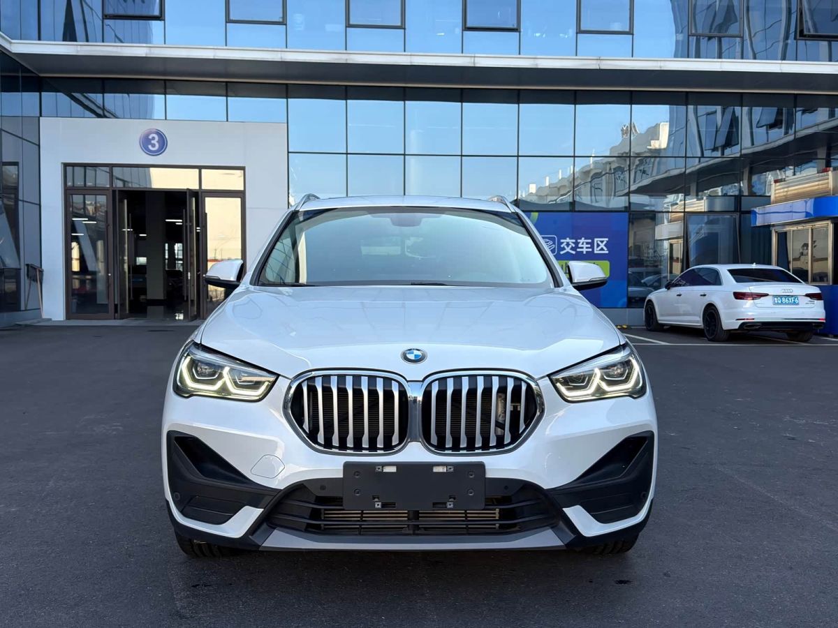 BMW X1, 2023 г., белый, 19 000 км BMW X1 2022 sDrive25Li комплектация «Лидер»