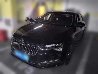 Skoda 明锐, 2021 г., чёрный, 60 000 км Skoda 速派, 2024 г., чёрный, 13 800 км