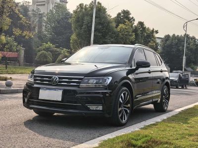 Volkswagen Tiguan L, 2021 г., чёрный, 31 900 км Volkswagen Tiguan L 2021 330TSI автомат одна ведущая ось R-Line комплектация «Юэсян»