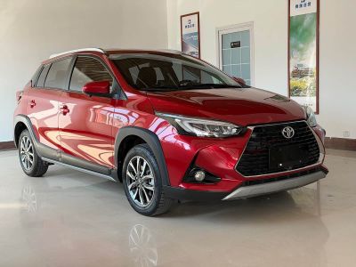 Toyota Yaris L (Чжисюань), 2023 г., белый, 8 900 км Toyota Yaris L (Чжисюань), 2023 г., красный / фиолетовый, 23 000 км