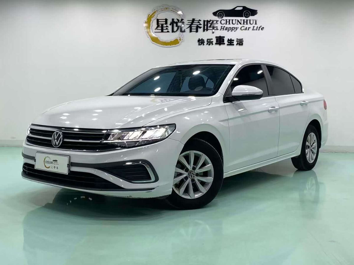 Volkswagen Bora, 2023 г., белый, 60 000 км Volkswagen Bora 2023 1.5L автомат Чансин ограниченная серия