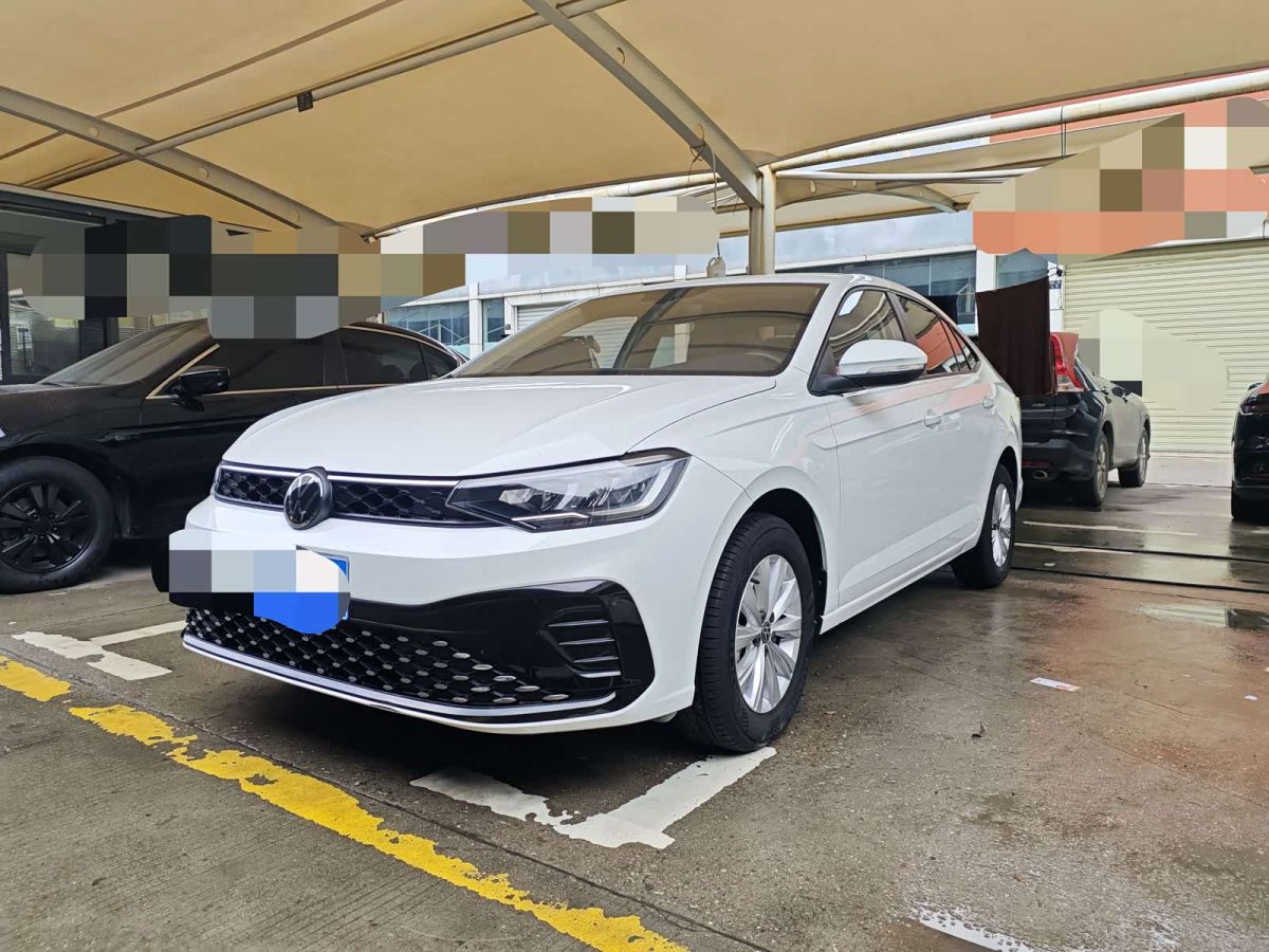 Volkswagen Lavida, 2023 г., белый, 23 000 км Volkswagen Lavida 2023 исполнение «Синьжуй» 1.5L автомат комплектация «Синьи»