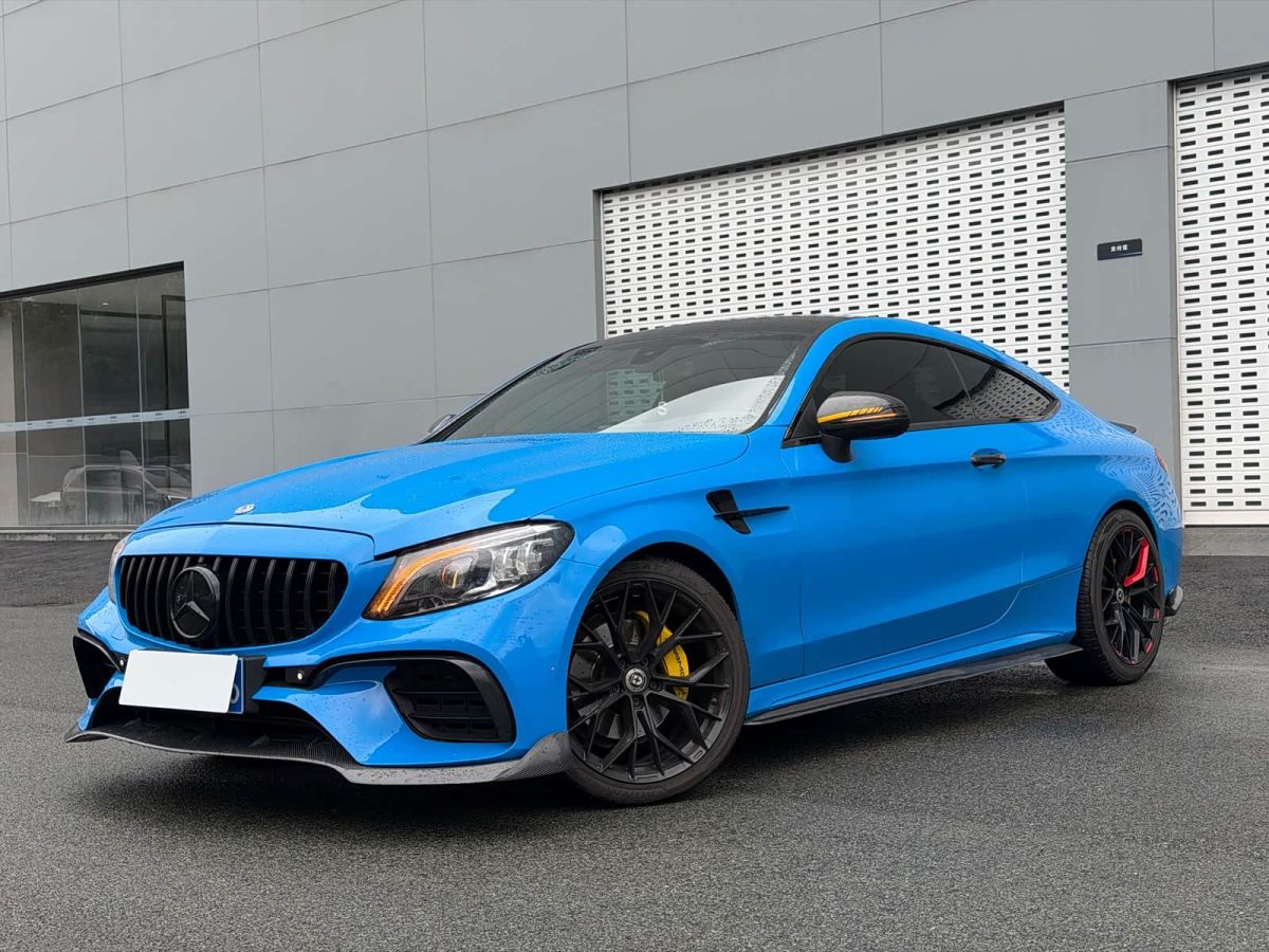 Mercedes-Benz C-Class (импортная версия для Китая), 2021 г., белый, 43 000 км Mercedes-Benz C-Class (импортная версия для Китая) 2021 C 260 轿跑车
