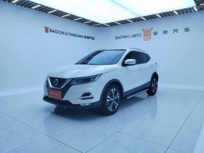 Nissan Qashqai, 2022 г., шампань / коричневый, 34 200 км Nissan 逍客, 2023 г., белый, 33 000 км