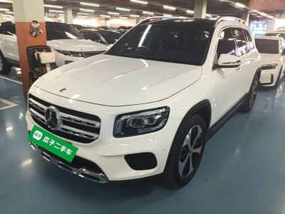 Mercedes-Benz GLB, 2021 г., чёрный, 64 000 км Mercedes-Benz 奔驰GLB, 2022 г., белый, 21 400 км