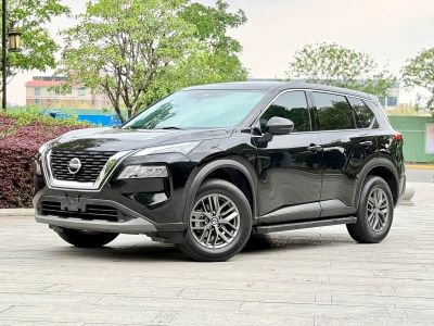 Nissan X-Trail, 2022 г., белый, 54 500 км Nissan X-Trail, 2022 г., чёрный, 40 000 км