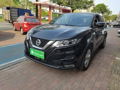 Nissan Qashqai, 2022 г., белый, 45 000 км Nissan 逍客, 2022 г., чёрный, 73 200 км