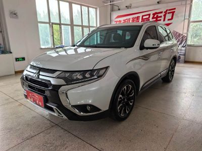 Mitsubishi Outlander, 2021 г., белый, 56 500 км Mitsubishi 欧蓝德, 2021 г., белый, 79 000 км