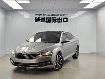 Skoda Superb, 2023 г., белый, 8 000 км Skoda 速派, 2023 г., серебристый / серый, 30 000 км
