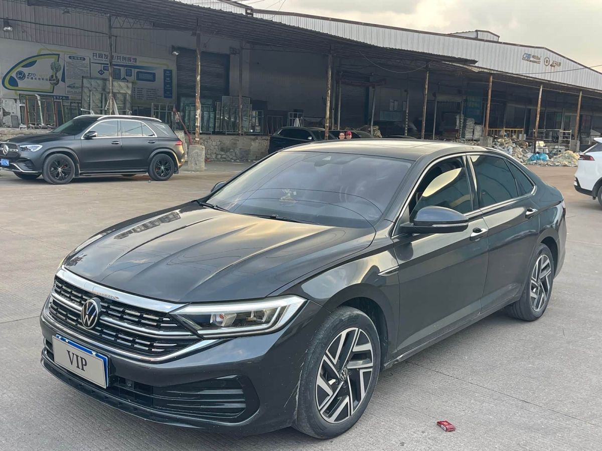 Volkswagen Sagitar, 2023 г., чёрный, 37 000 км Volkswagen Sagitar 2023 300TSI DSG комплектация «Чаоюэ»