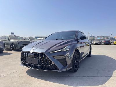 MG MG5 Scorpio, 2022 г., белый, 63 000 км MG MG5天蝎座, 2024 г., серебристый / серый, 30 000 км