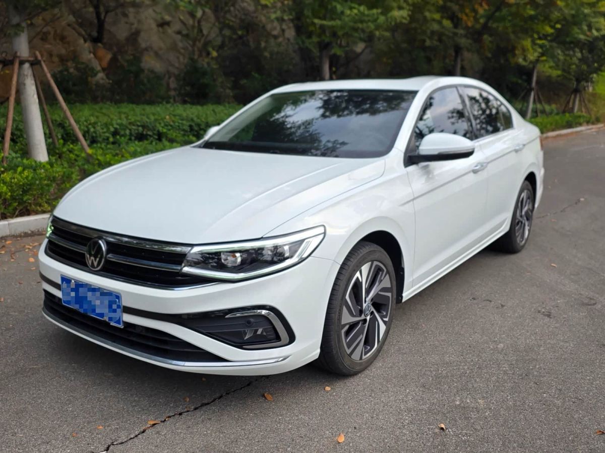 Volkswagen Bora, 2023 г., белый, 37 000 км Volkswagen Bora 2023 200TSI DSG Юэсин PROверсия