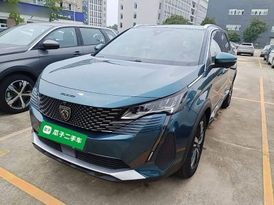 Peugeot 408, 2025 г., серебристый / серый, 23 400 км Peugeot 标致5008, 2023 г., синий, 75 200 км