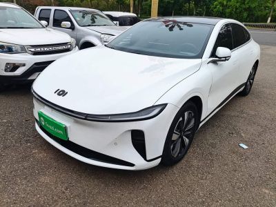 Changan Qiyuan A06, 2025 г., серебристый / серый, 10 км Changan Qiyuan A07, 2023 г., белый, 20 300 км