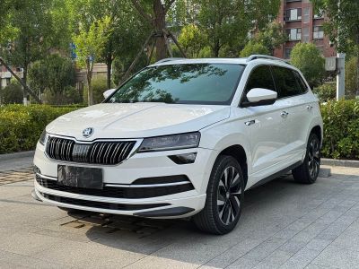 Skoda Karoq, 2022 г., шампань / коричневый, 34 000 км Skoda 柯珞克, 2023 г., белый, 22 000 км