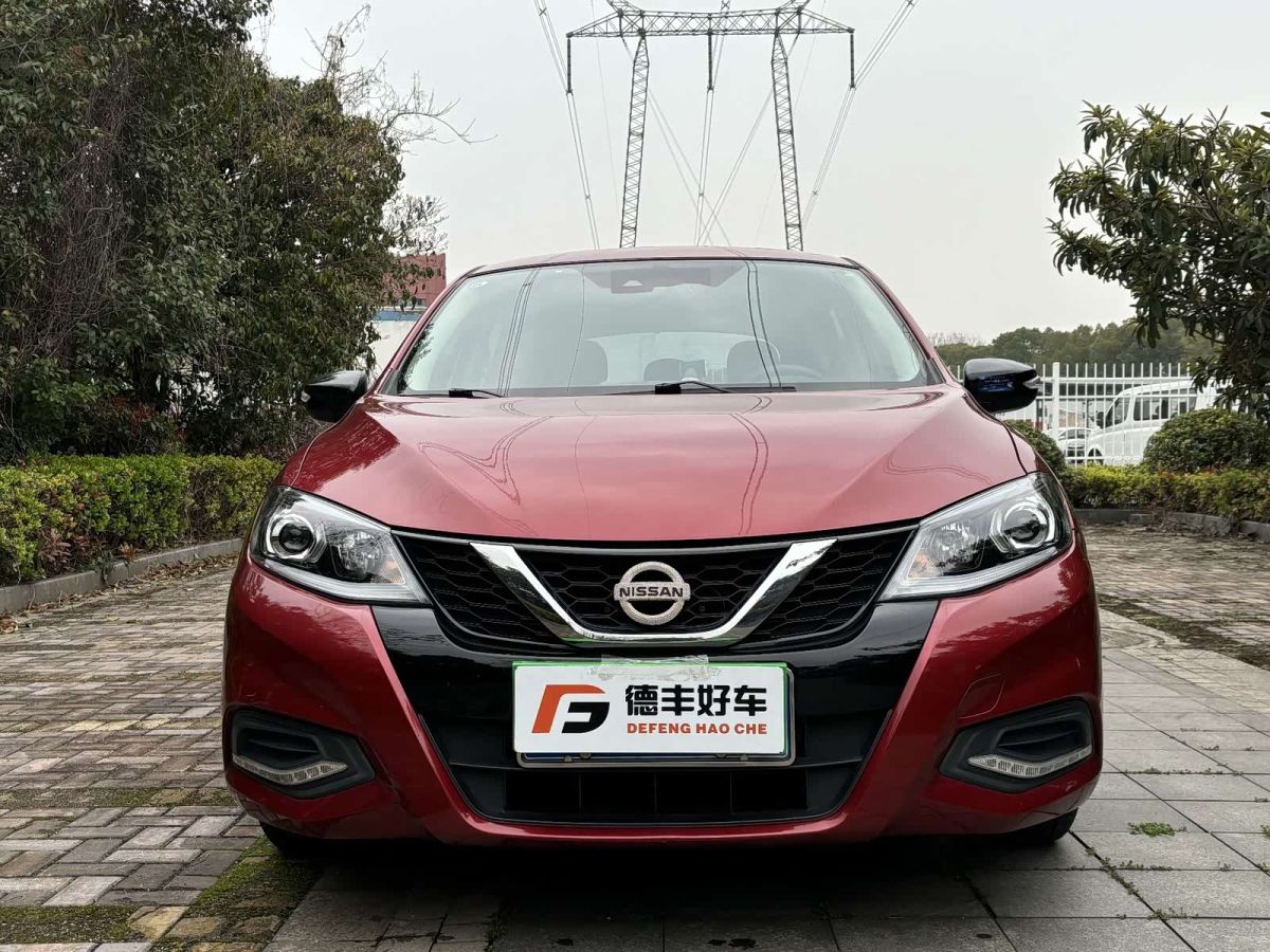Nissan 骐达TIIDA, 2021 г., красный / фиолетовый, 51 000 км Nissan 骐达TIIDA, 2021 г., красный / фиолетовый, 51 000 км