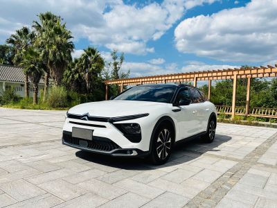 Citroen 凡尔赛C5 X, 2022 г., серебристый / серый, 64 200 км Citroen 凡尔赛C5 X, 2024 г., белый, 52 000 км