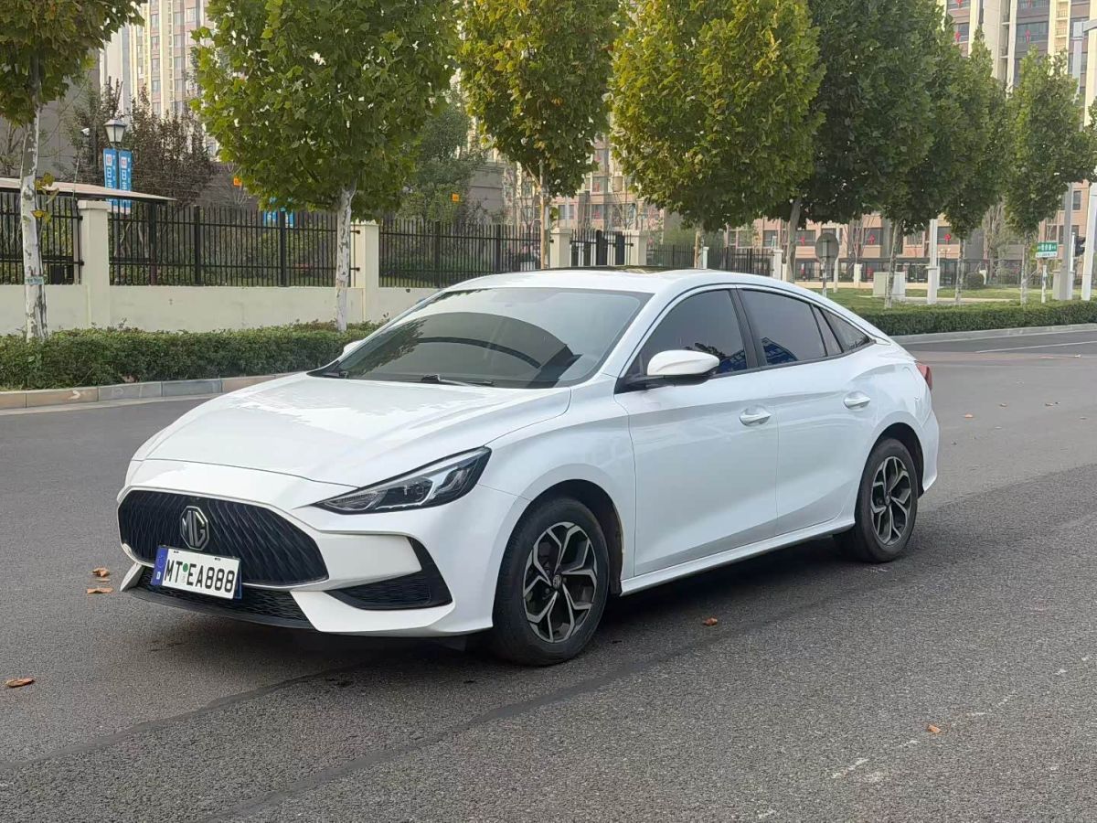 MG 5, 2022 г., белый, 30 000 км MG 5, 2022 г., белый, 30 000 км