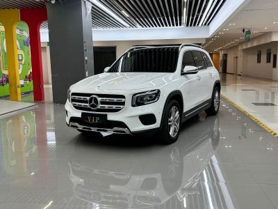 Mercedes-Benz GLB, 2021 г., чёрный, 64 000 км Mercedes-Benz 奔驰GLB, 2022 г., белый, 50 000 км