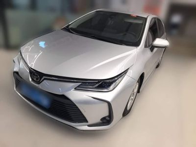 Toyota Corolla, 2021 г., белый, 19 000 км Toyota Corolla, 2021 г., серебристый / серый, 75 100 км