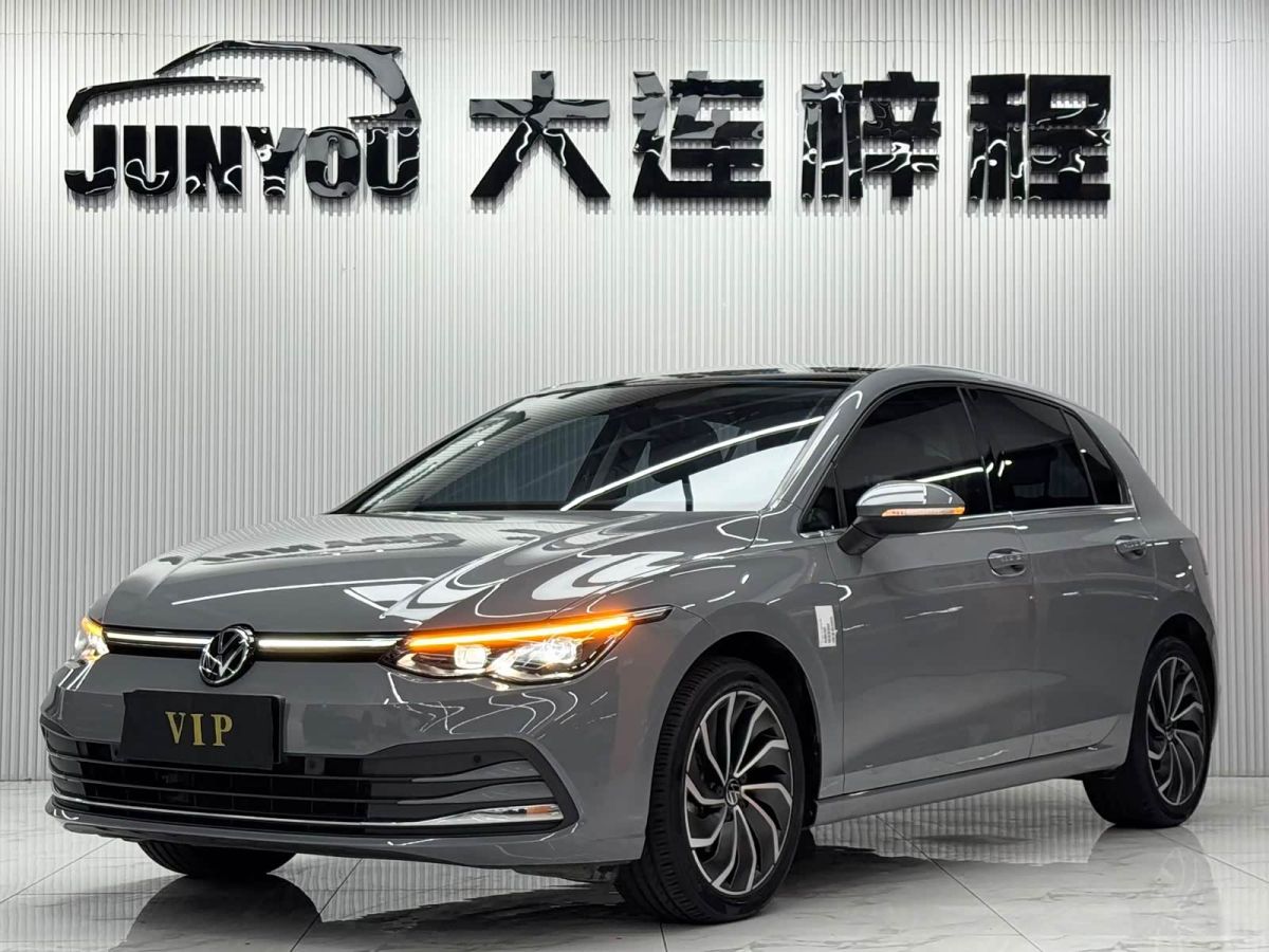 Volkswagen Golf, 2022 г., серебристый / серый, 26 000 км Volkswagen Golf 2023 обновлённая версия 280TSI DSG Pro