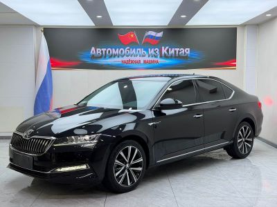 Skoda Superb, 2024 г., белый, 37 000 км Skoda 速派, 2024 г., чёрный, 15 000 км